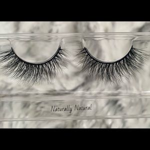 “Naturally Natural” || Lashful Lengths Luxury Mink Eyelashes